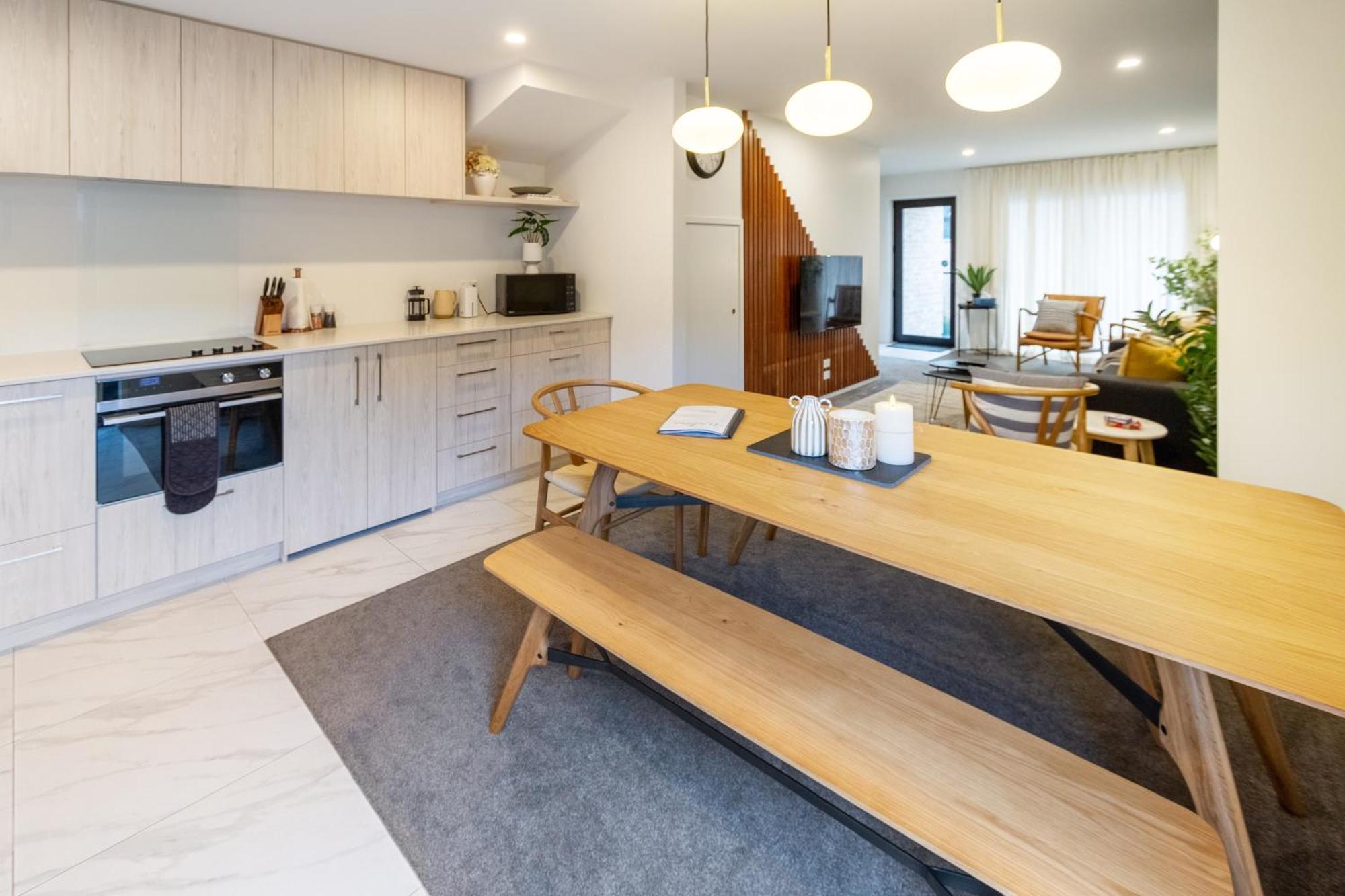 Stylish Central City Townhouse Next To Little High Крайстчърч Екстериор снимка